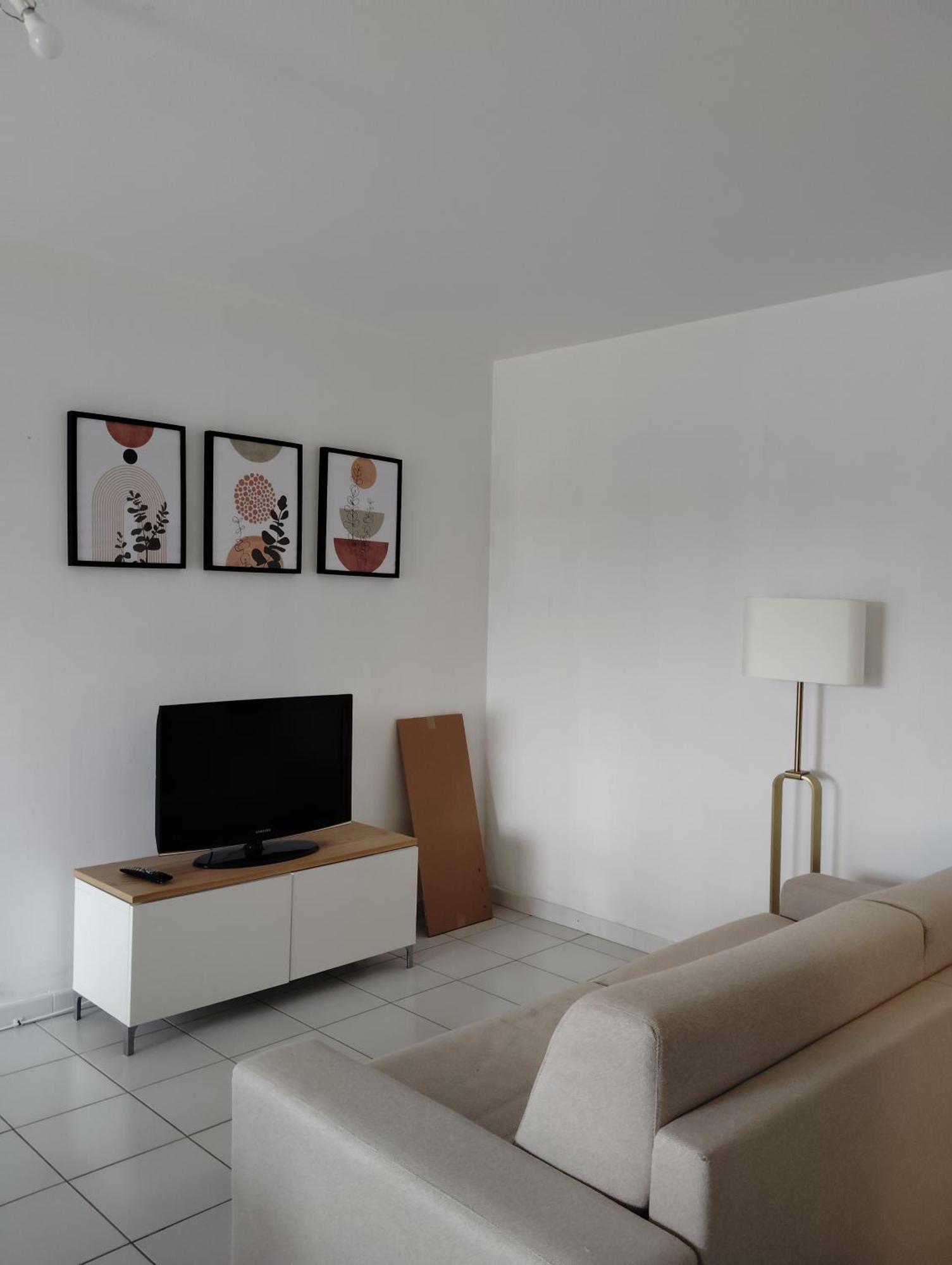 Appartement Climatise Avec Parking A 알비 외부 사진
